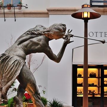 Trumpeter Draped, Atelier - the sculpture by Richard MacDonald, Carmel-by-the-Sea, California, USA